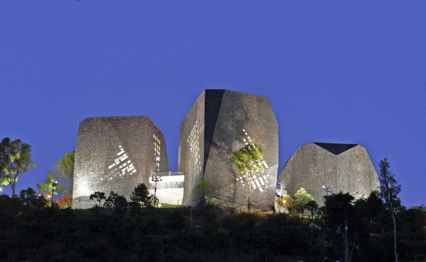 Biblioteca España, Colombia