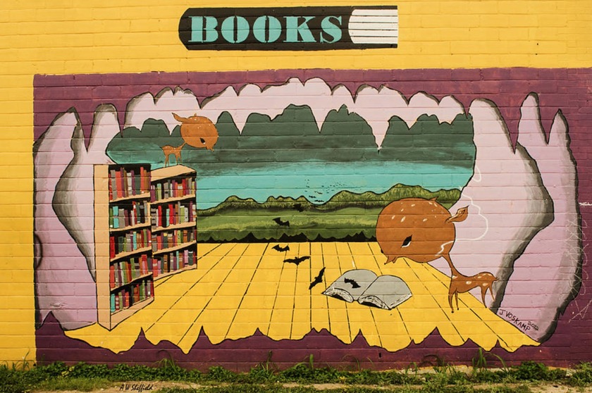 Books mural on the side of South Congress Books bookstore in Austin