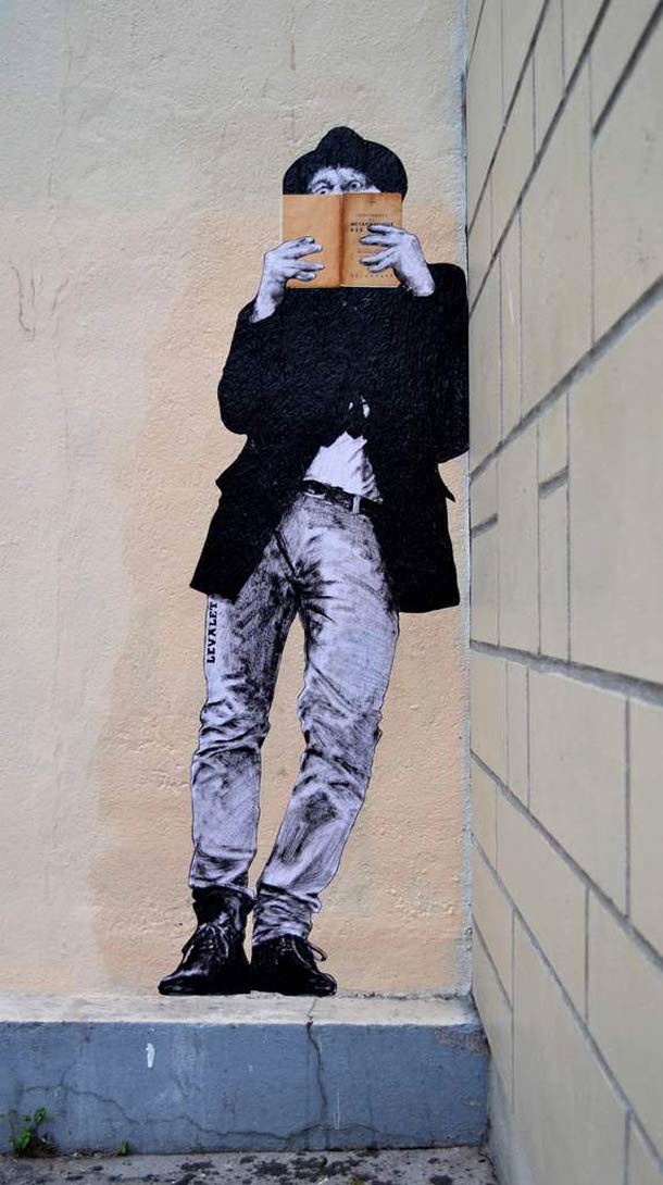 Books - street art by Levalet - picture 4