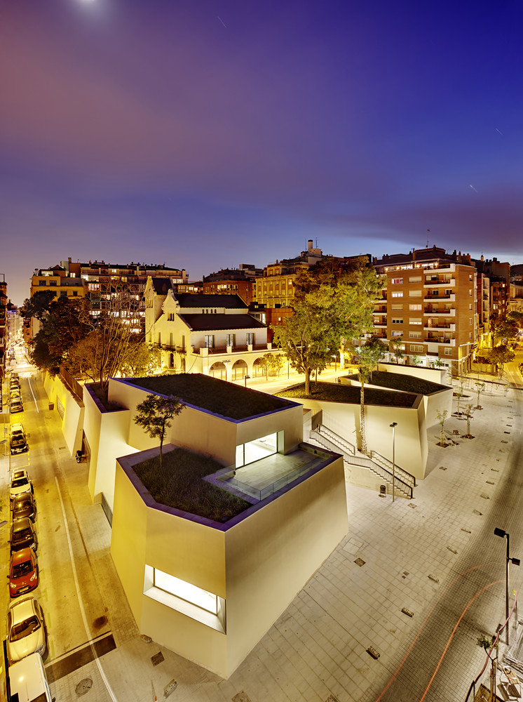 Joan Maragall Library Barcelona - outside