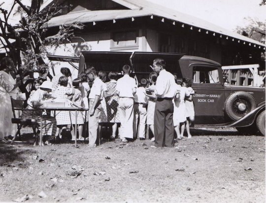 Library of Hawaii bookmobile in the 1930s